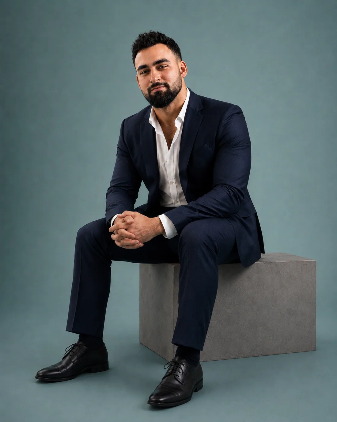 Serafim Parente — seated portrait
